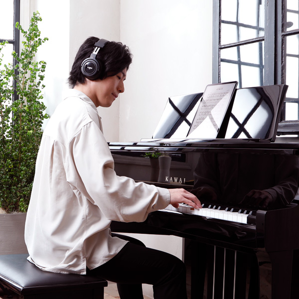 Kawai NV10S Playing